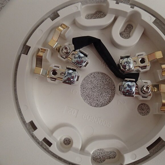 GE Security B4U Analog Detector Base New in box - Picture 2 of 5